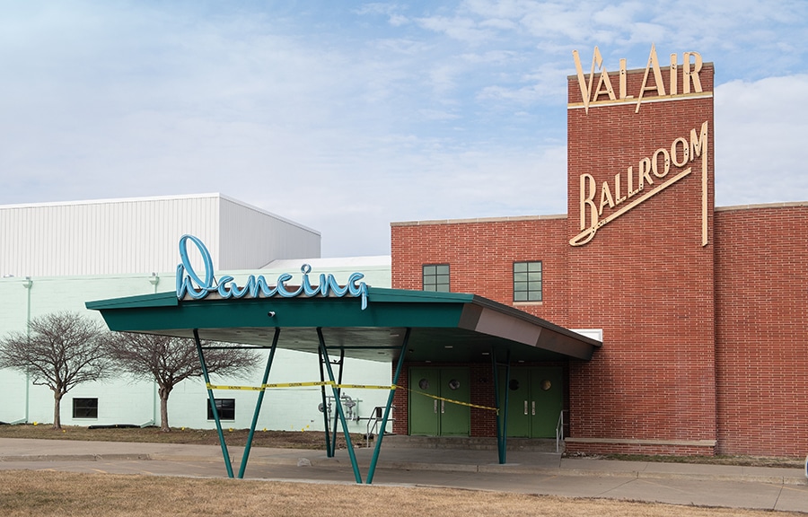 Val Air exterior