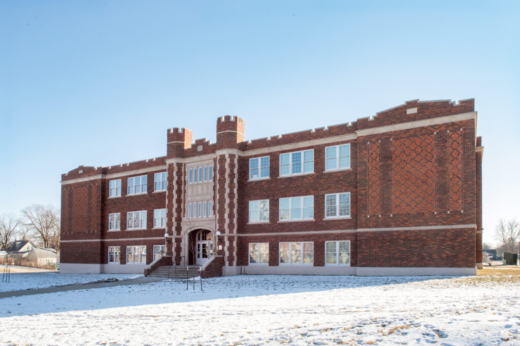 Winterset apartments1