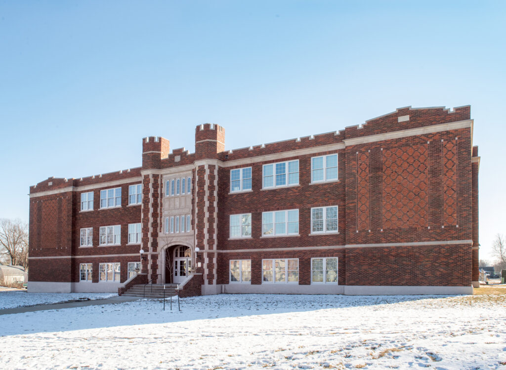 Winterset apartments1 Feature